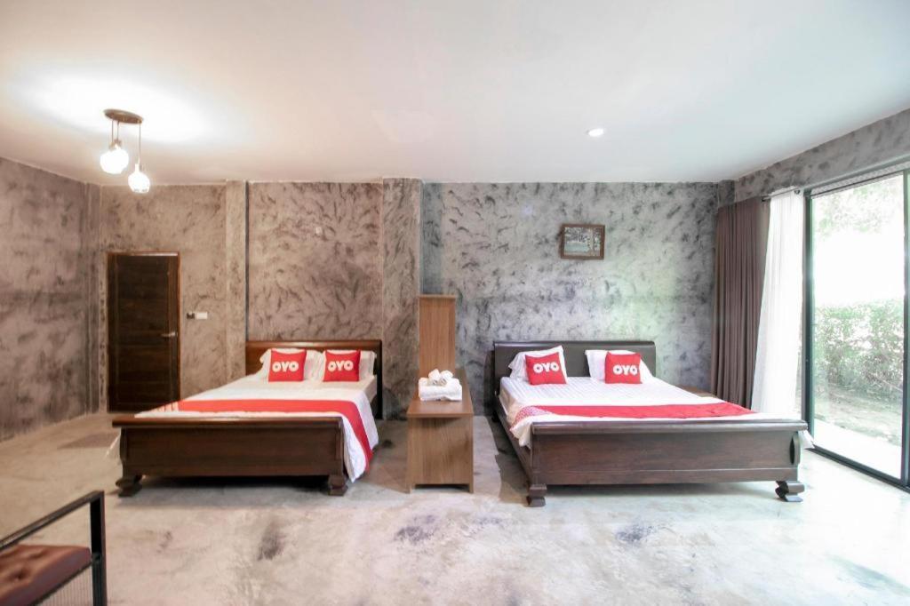 Oyo 75374 Baan Rak Mai Hotel Kanchanaburi Eksteriør billede