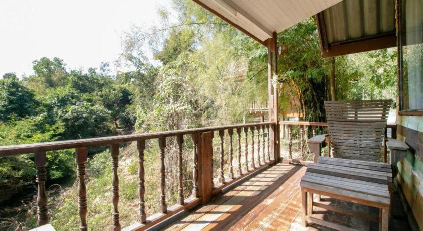 Oyo 75374 Baan Rak Mai Hotel Kanchanaburi Eksteriør billede