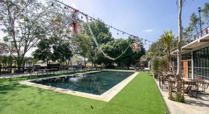 Oyo 75374 Baan Rak Mai Hotel Kanchanaburi Eksteriør billede