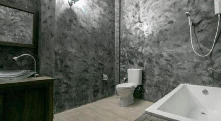 Oyo 75374 Baan Rak Mai Hotel Kanchanaburi Eksteriør billede